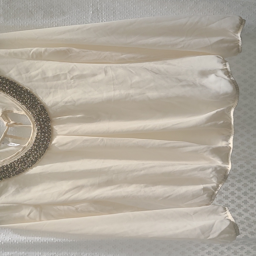 Studio Y  (Size S ) color Ivory